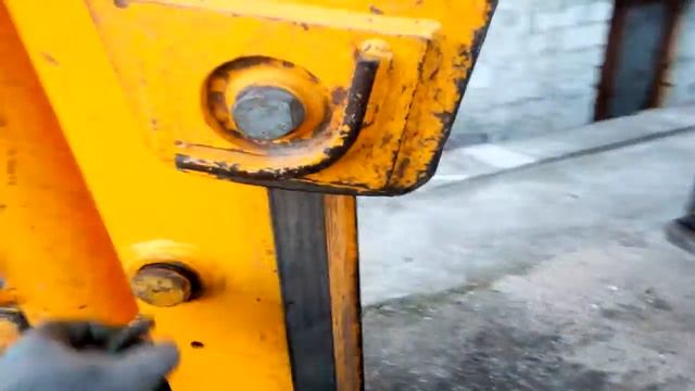 JCB 3CX Прикипевший палец цилиндра телескопа. Часть 1 смотреть онлайн