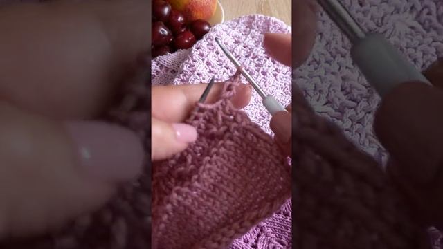 закрытие петель при помощи крючка ,имитация "рачьего шага ".#вяжуслюбовью #вязание