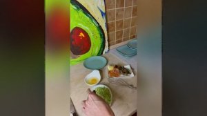 Божественный тост с авокадо, красной рыбой и яйцом пашот