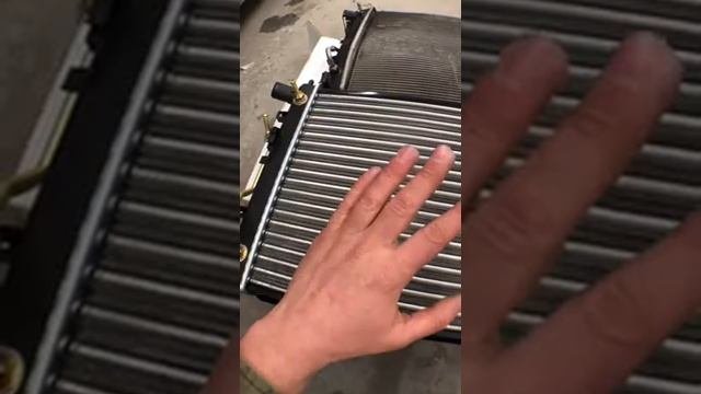 Одна машина ,а разница в цене 5 раз ?Основной Радиатор охлаждения, бывает трубчатый и пластинчатый
