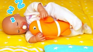 Кукла Беби Бон Аннабель не может заснуть! Видео для девочек: играем с Baby Born в дочки матери