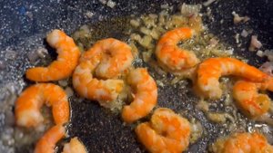 Рисовая лапша с креветками и кокосовым молоком. Рецепт за пять минут.