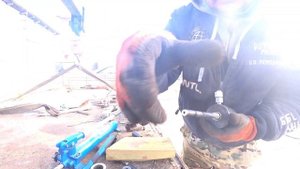 Супер съёмник сайлентблоков собрал сам. Поставил рессору.