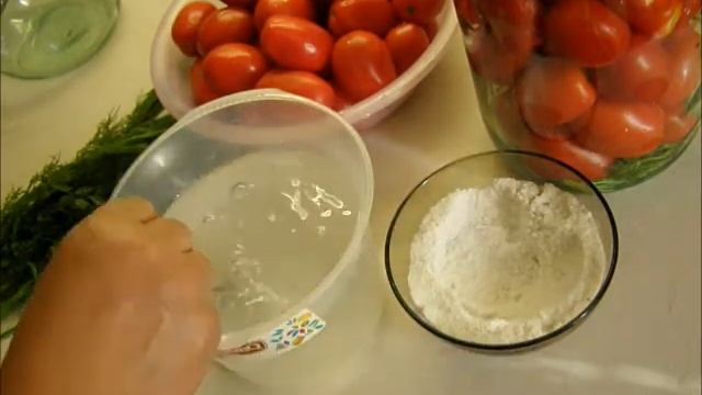 Шампанские помидоры!Квасим помидоры. Очень вкусные квашеные помидоры, как из бочки.