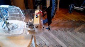 Самодельный кораблик из кусков вертолета :) в конце немного испытаний