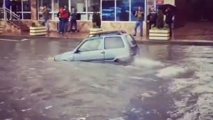 Автомобилисту на «Оке» не страшны потопы и наводнения