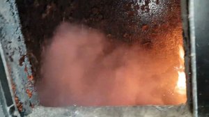 Котел длительного горения 250 квт. Харьков, как дымит при работе.