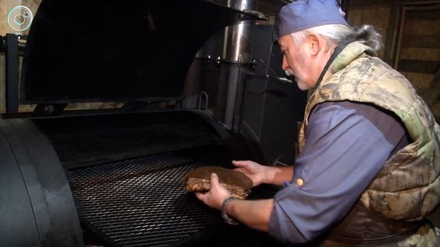 Мясо по рецепту техасских ковбоев. Уникальный баррельный смокер прибыл в Новосибирск смотреть онлайн