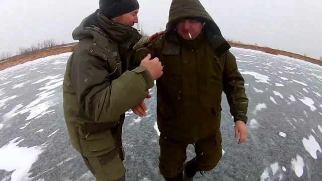 Зимняя рыбалка на Круглом Озере. Щуки и Белая Рыба. смотреть онлайн