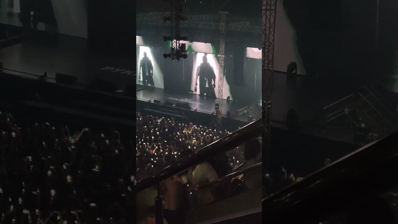 Руки вверх. Интро на концерте в Краснодаре. смотреть онлайн