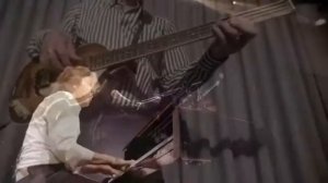 GOLDEN SLUMBERS -  CARRY THAT WEIGHT -  THE END  ---  BASS COVER