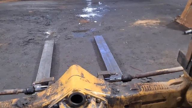 Ремонт переднего моста CAT 428E смотреть онлайн