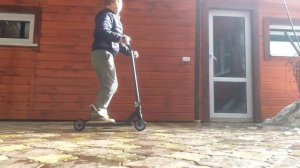 Обучение трюку 180 градусов на самокате (легко и просто)