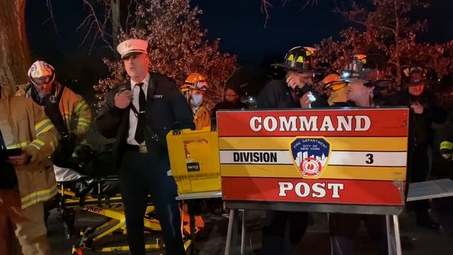 ⭐️ Division 3 ⭐️ FDNY Manhattan 2nd Alarm Box 1335 Fire on the Top Floor Apartment смотреть онлайн