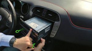 How to remove head unit in Fiat Bravo II (with 3D printed tools)