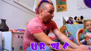 Learn colors with Balloons ! Kids and daddy have fun playtime with color song !