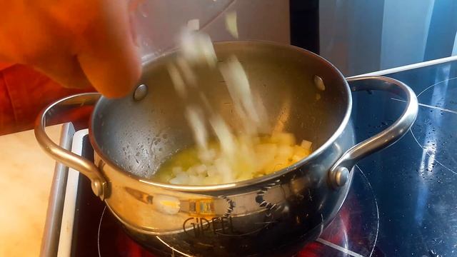 ★ Суп пюре из картофеля и корня сельдерея. Как приготовить крем суп? смотреть онлайн