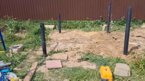 Меняем фундамент из блоков на сваи! Дача с нуля 2022!