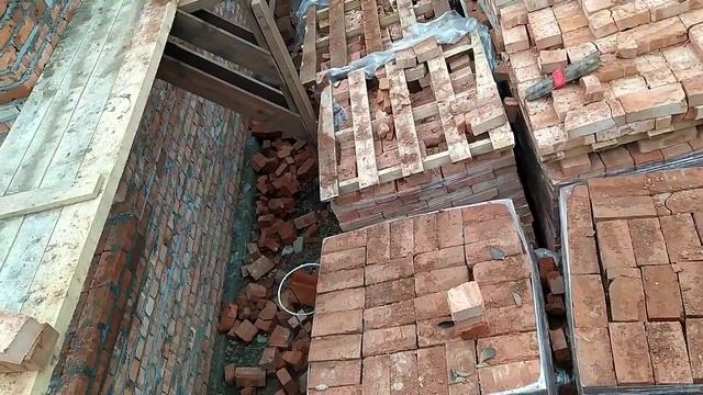 двухэтажный дом с полукруглым эркером, небольшие нюансы и не много позитива, бутовка-из вёдер смотреть онлайн