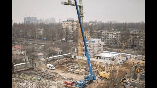 Монтаж башенного крана Liebherr 80 HC. Tower crane assembly смотреть онлайн