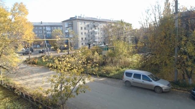 Вид из окна. 03.10.2020. Какие красивые деревья смотреть онлайн