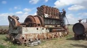 Тестовый запуск большого дизельного двигателя