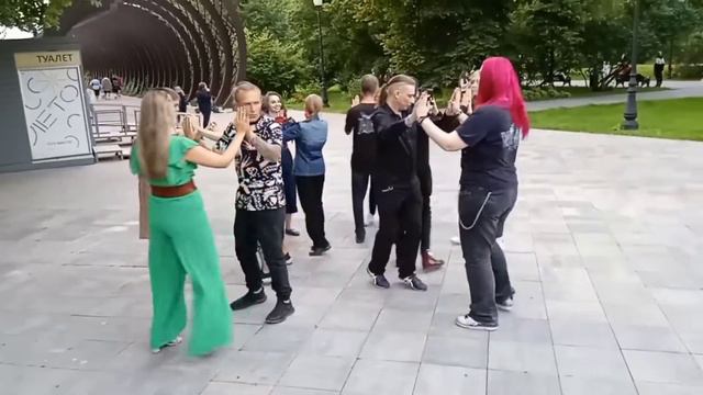 Конский бранль. Танцуют Тёмные Романтики