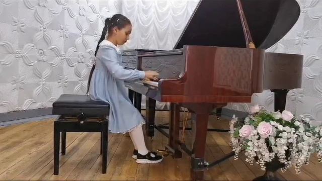 Александра Никонова. Фортепиано. Детская пьеса С. Майкапар смотреть онлайн