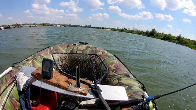 Обзор рыбных мест 10.07.2022 год №29 р. Иртыш г. Омск Рыбалка спиннингом, троллинг в затоне Лампочк смотреть онлайн