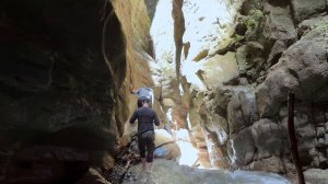 Ущелье в горах Чечни вдоль реки Гехи