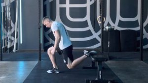 Растяжка передней поверхности бедра.