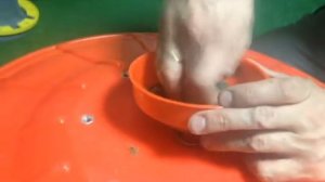 Чем лучше наполнить тренажер манекен?Песком или водой?