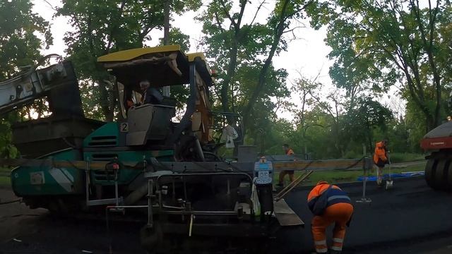 Мариуполь без прикрас .ООО БКД - Строй .Строит новые дороги в Мариуполе .27 Мая 2023 . смотреть онлайн