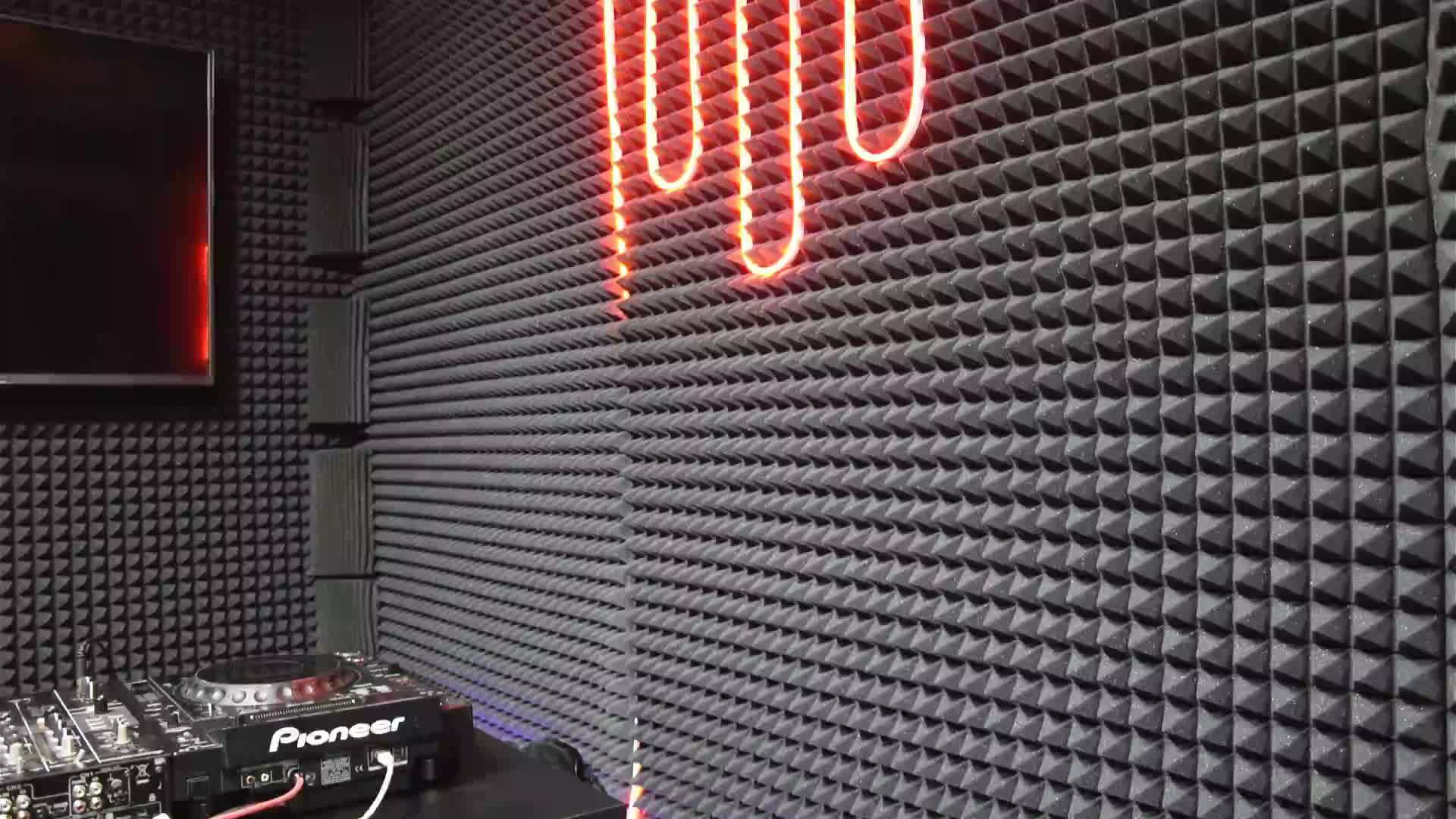 LIVE STREAM