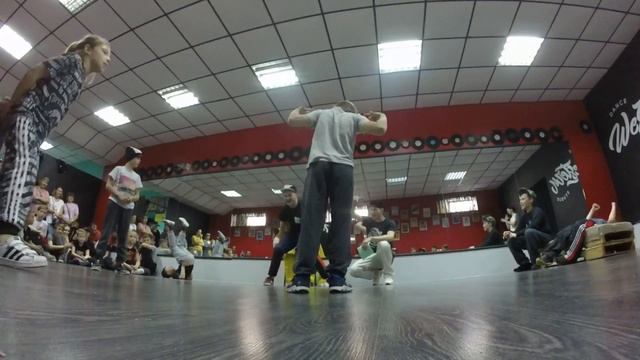 Ивангай vs Халк vs Беседа Kids 1x1 WesternZone Battle смотреть онлайн