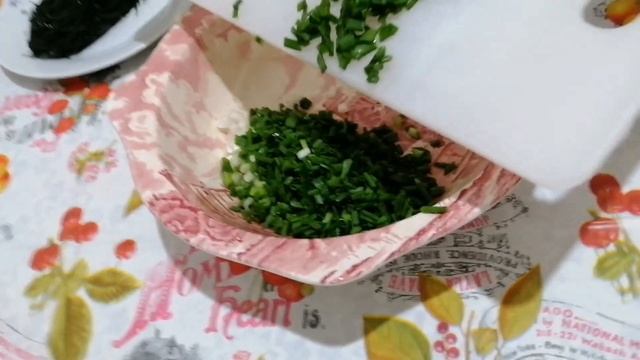 Mолдавские плацинды с творогом, зелёным луком и укропом смотреть онлайн