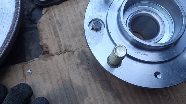 Mitsubishi space Star 2000 Baujahr. Radlager Wechsel hinten. смотреть онлайн