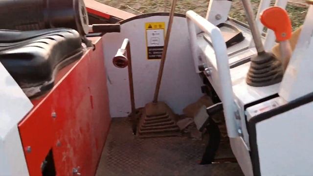 Yer yong'oq kavlaydigana traktor. Трактор для копания земляного ореха.Peanut digging tractor смотреть онлайн