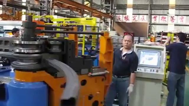 Гибка профиля путем наматывания и проталкиванием. Трубогиб YLM CNC101S2-7A смотреть онлайн