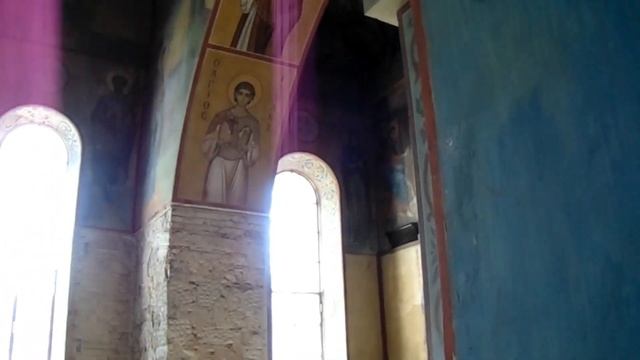 Мощи князя Владимира и княгини Анны в Георгиевском соборе Свято-Юрьева монастыря