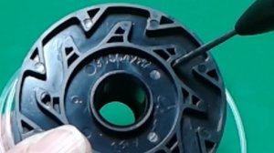 How it Works: Line Feed Black+Decker 20V Cordless String Weed Trimmer Edger LSTE525