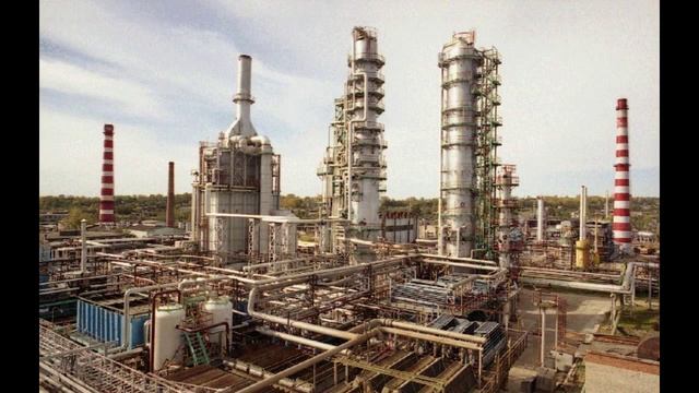 Почему Россия экспортирует нефть, а не бензин