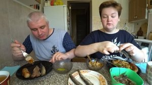 Мукбанг стол ЛОМИТСЯ ОТ ЕДЫ, обед ???С Вованом нужно держать ухо в остро, хорошо УСТРОИЛСЯ)