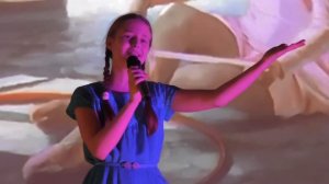 "Мама, мне на тебя не наглядеться". Кристина.