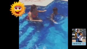 Quand Cristiano Ronaldo Jr nage avec sa grand-mère dans la piscine