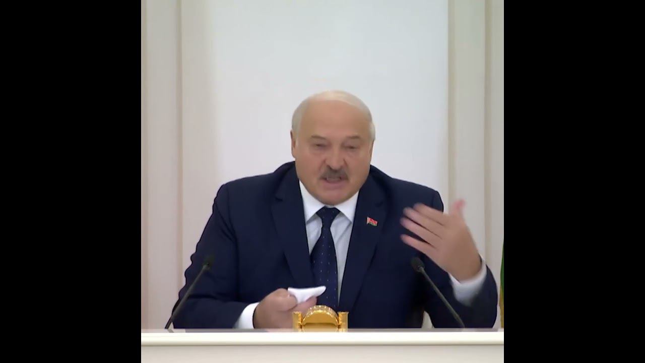 Лукашенко: "Люди хотят, чтобы в Новый год огурцы были дешевле!!! Постройте ещё 10 теплиц!!!"