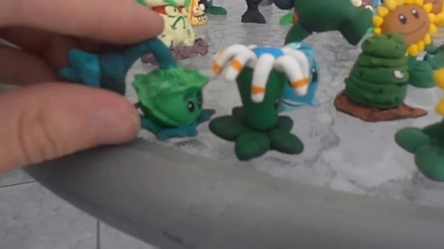 Plants Vs. Zombies Ultimate figure collection смотреть онлайн