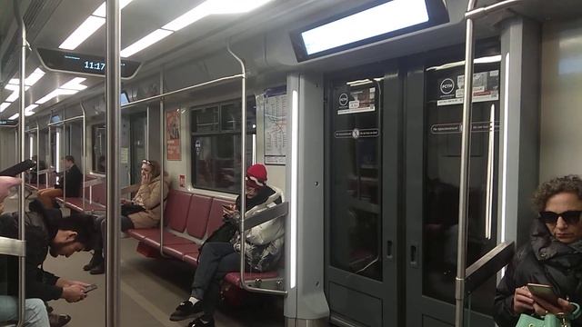 Балтиец на перегоне ст. Пр. Ветеранов — ст. Ленинский проспект смотреть онлайн