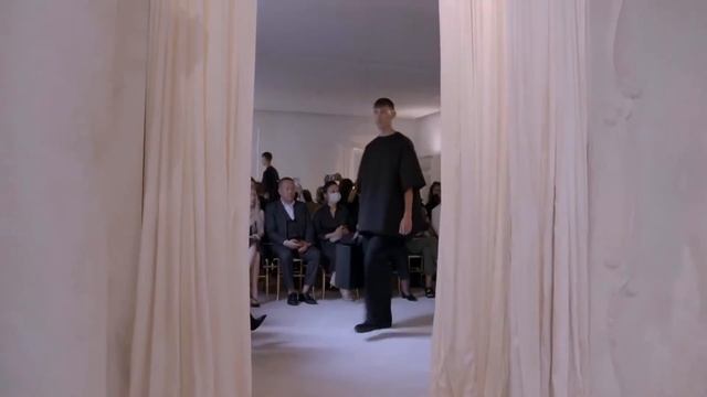 Balenciaga Haute Couture Fall/Winter 2021-2022 смотреть онлайн