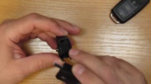 Замена батарейки в выкидном ключе ВАЗ, стиль Фольксваген